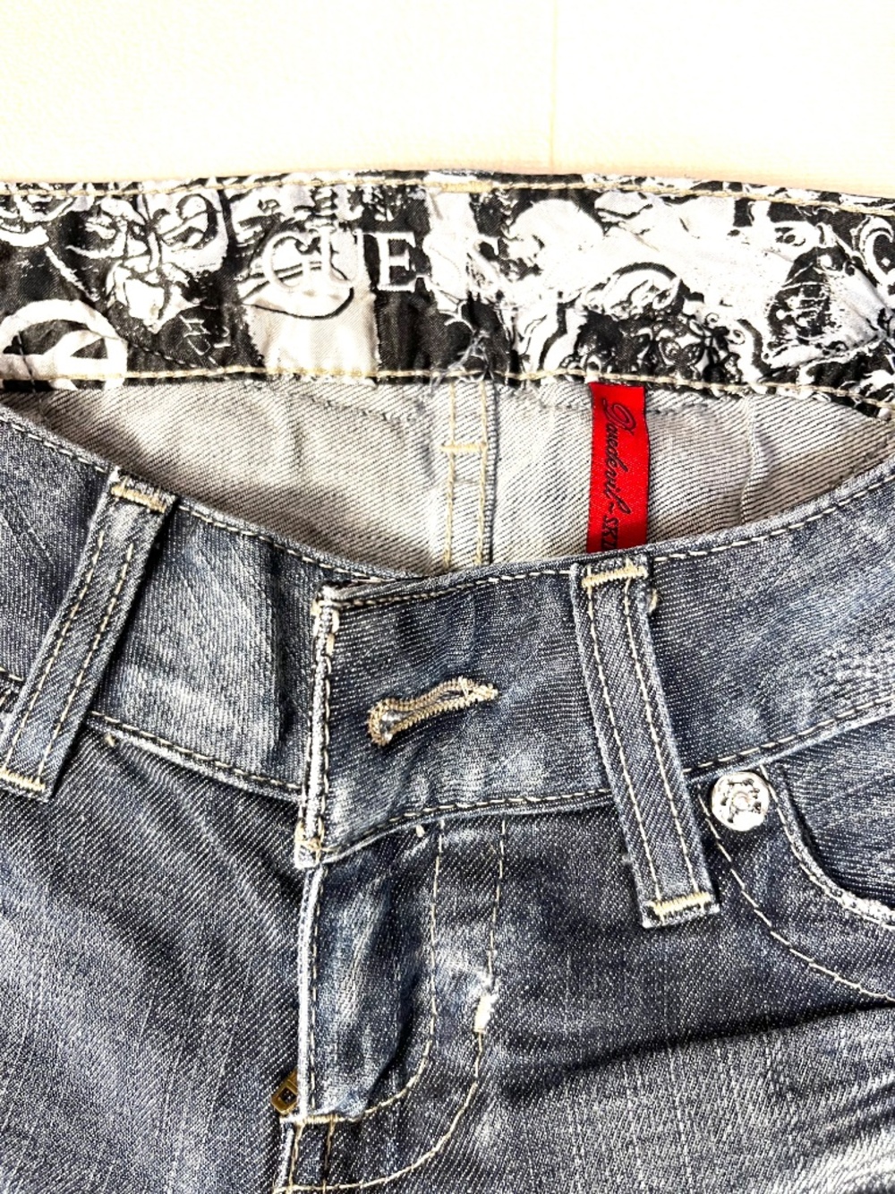 Guess Daredevil Skinny Leg Jeans Women’s Size 26 Embellished Pocket Denim List